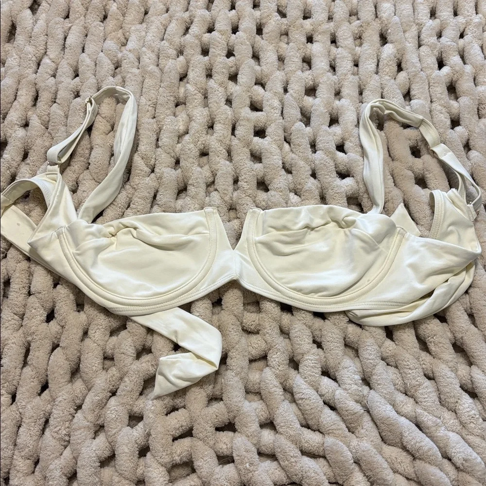 Monday Swimwear ivory clovelly top